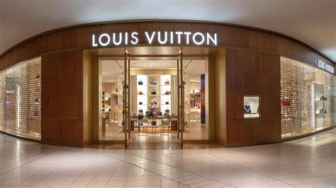 louis vuitton store in calgary.